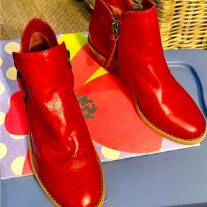 GB A-Lister Double Zip Closure Lester Block Heels